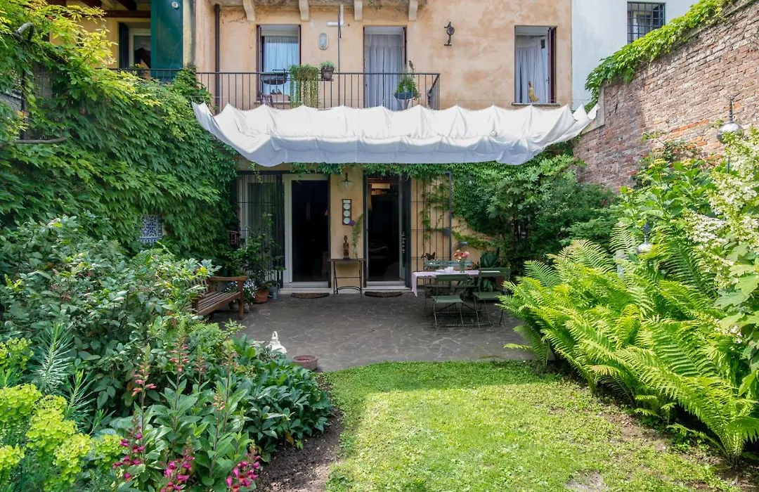 Portico Rosso B&B-1