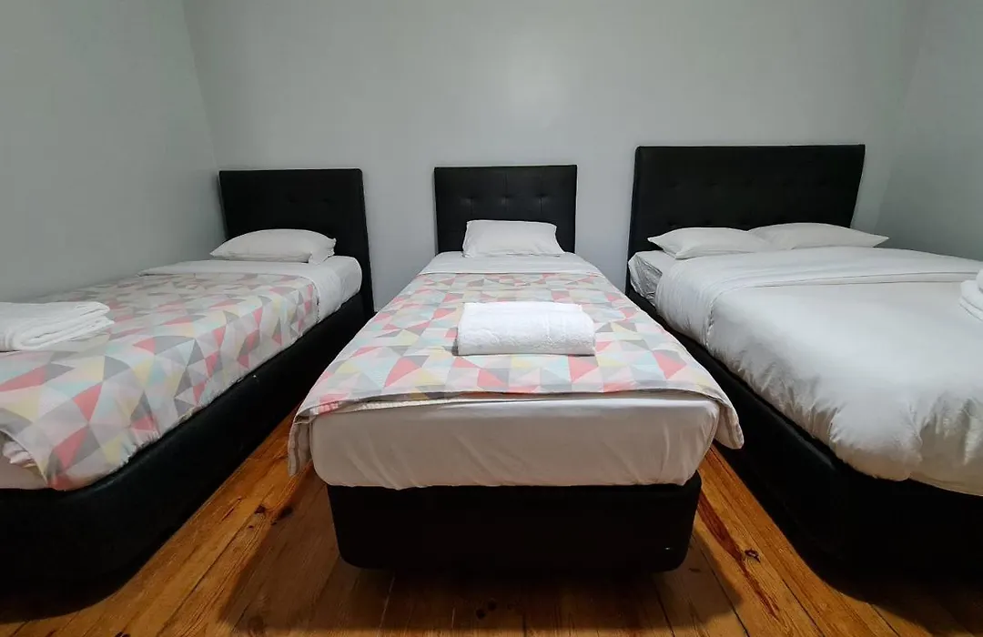 Shangri-La Hostel Anjos-1