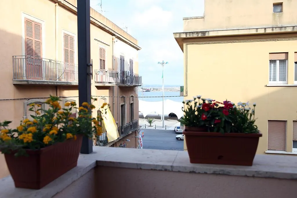B&B La Terrazza Sul Porto-1