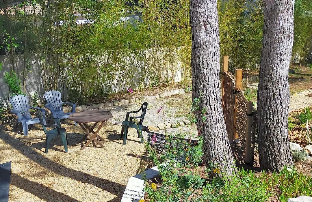 Studio D'Hotes Les Libellules-1