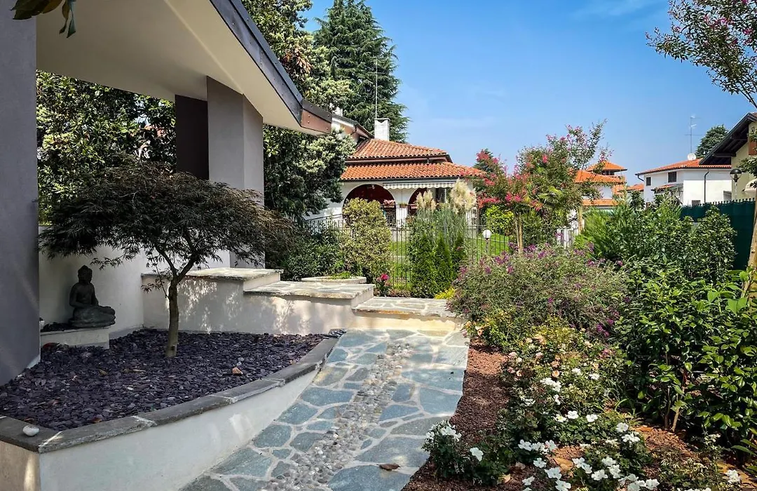 Stella House B&B + Free park-1