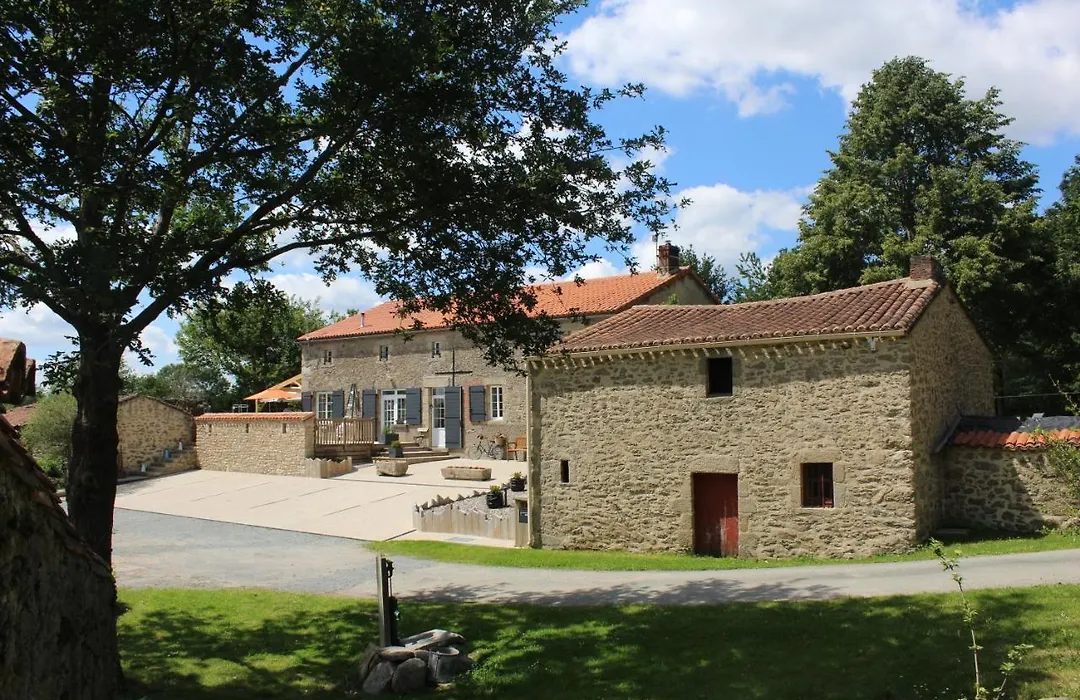 Chambres d'hôtes Logis Charrier Le Petit Bignon-1