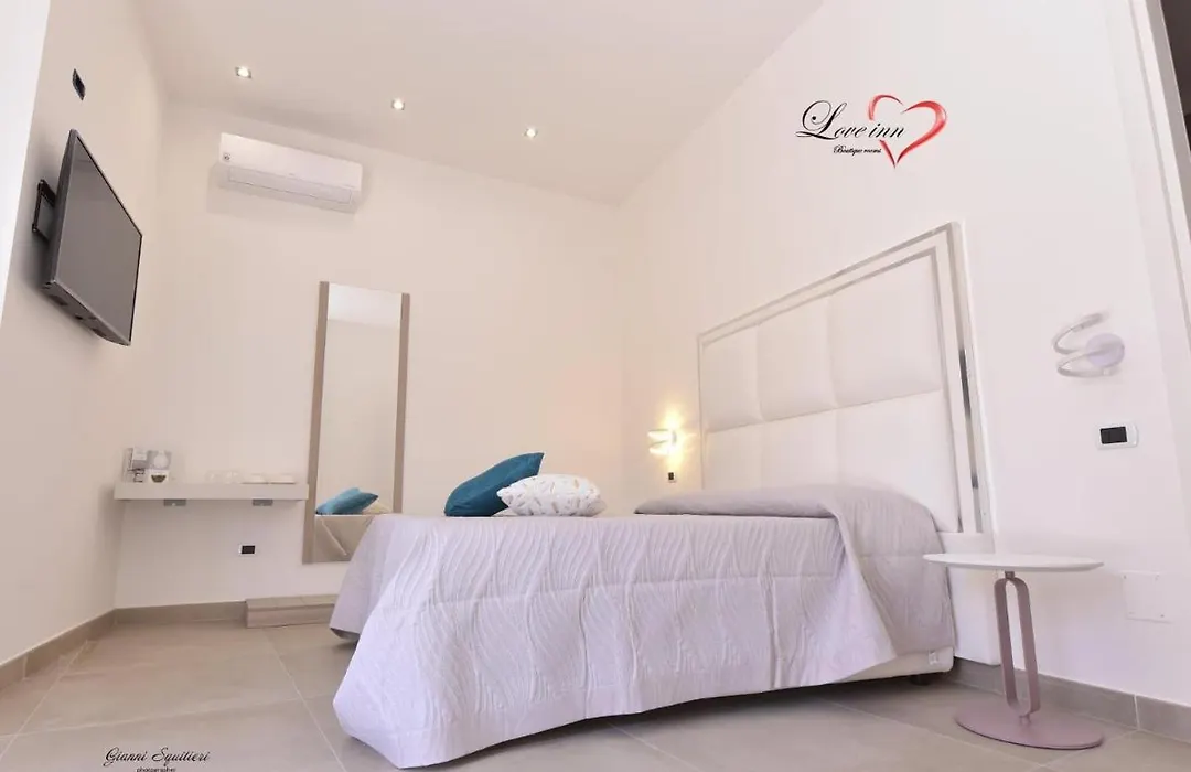 Love Inn-1