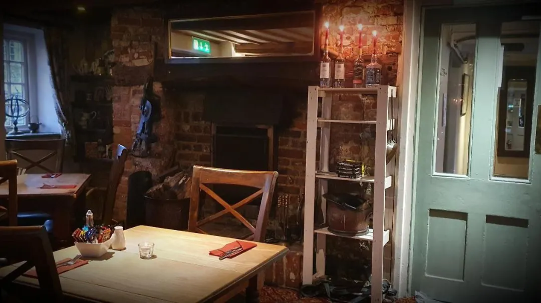 The Coach And Horses-1
