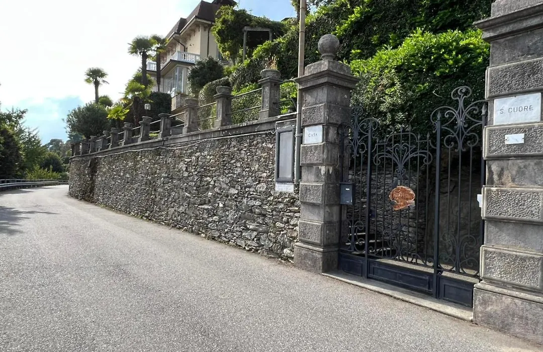 Frankie'S House-1