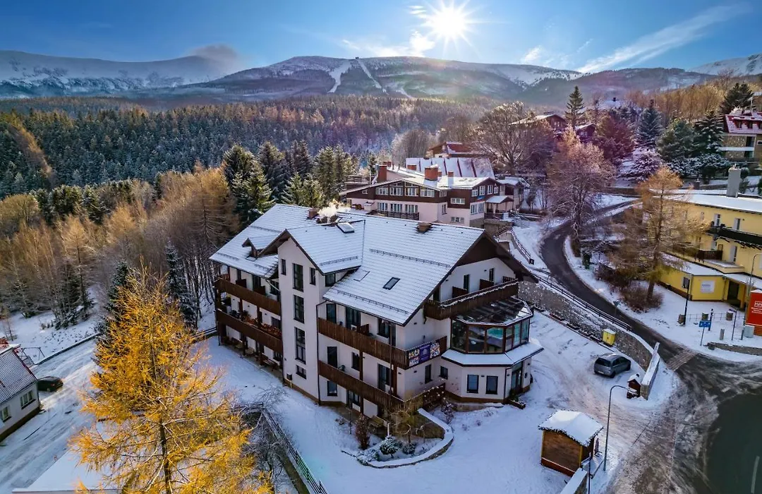 Karpacki & Spa - Blisko Wyciagu, Restauracja, Sala Zabaw, Bar 24H (Adults Only)-1