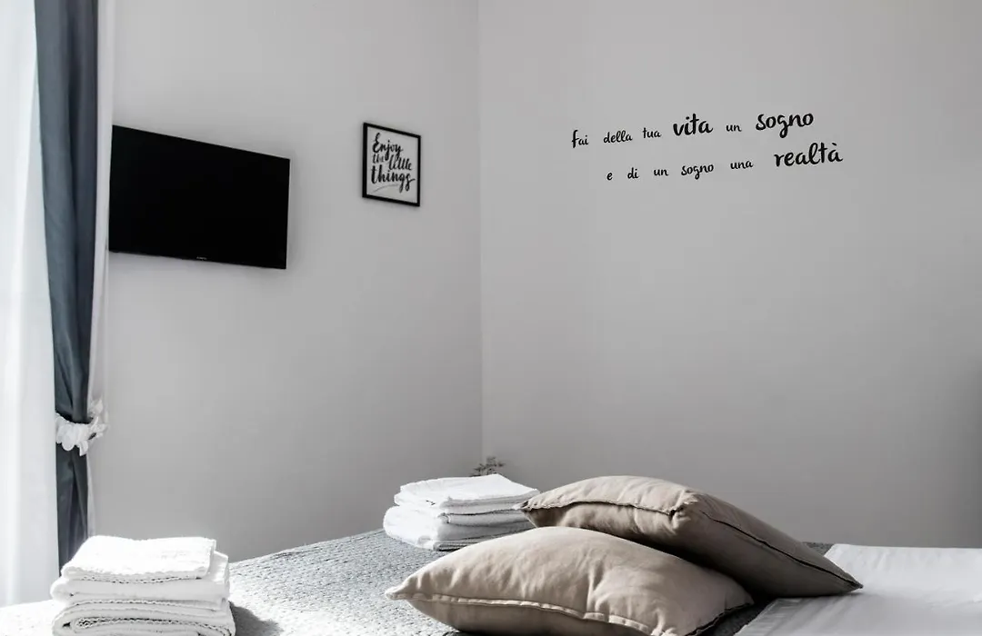 Aurora Luxury Rooms-1