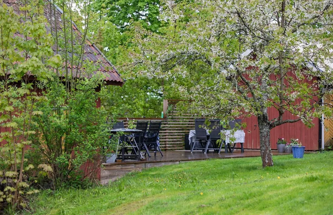Lyrsta R B&B-1