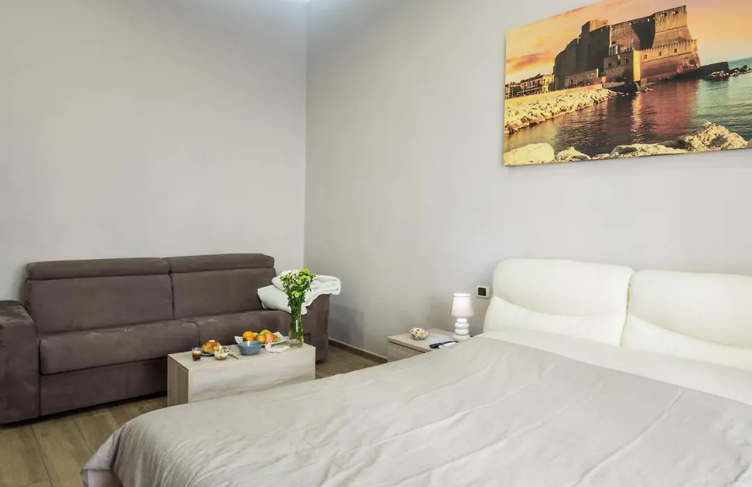 Parthenope Suite Rooms Vomero Vanvitelli a 2 min quartieri spagno via Toledo-1
