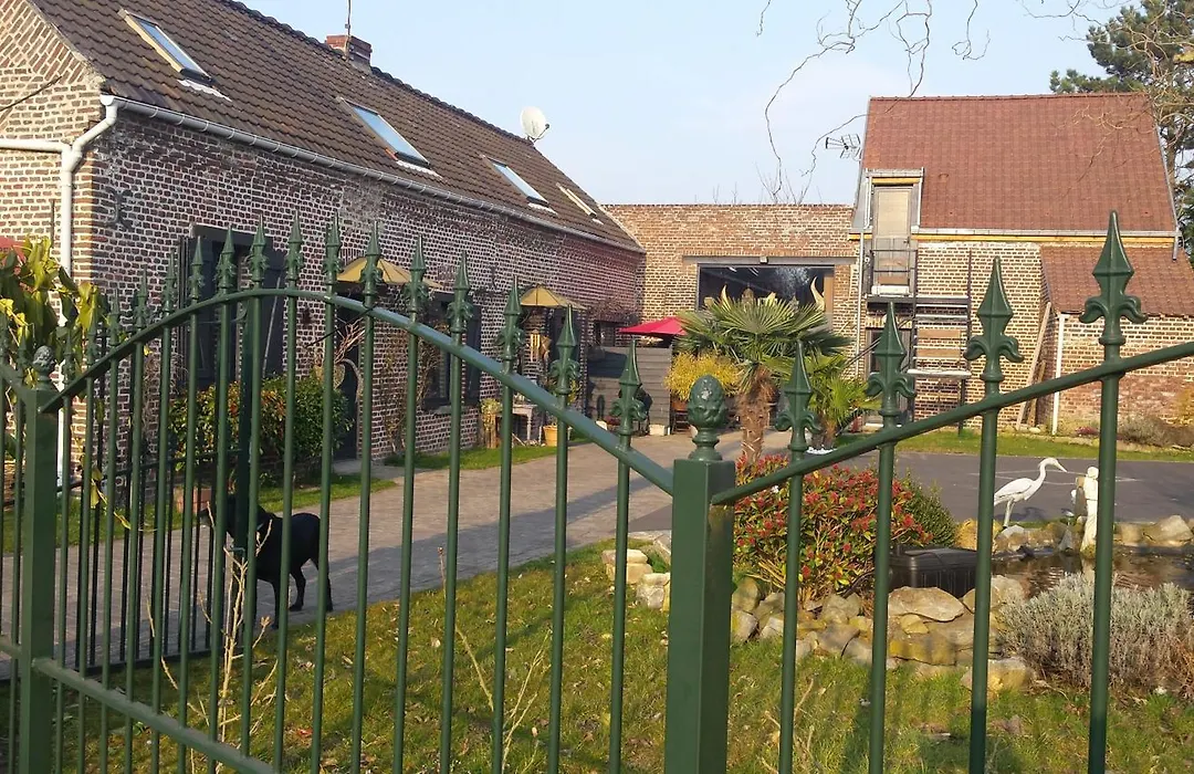 chambres d hotes ,hotel ,Secret d'une Nuit a vicq prės de onnaing,avec piscine-1