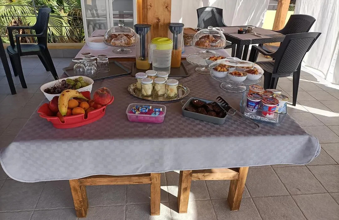 B&B Sale e Sole sul Mare-1