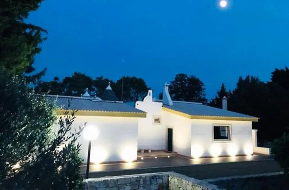 B&B Trulli E Mare-1