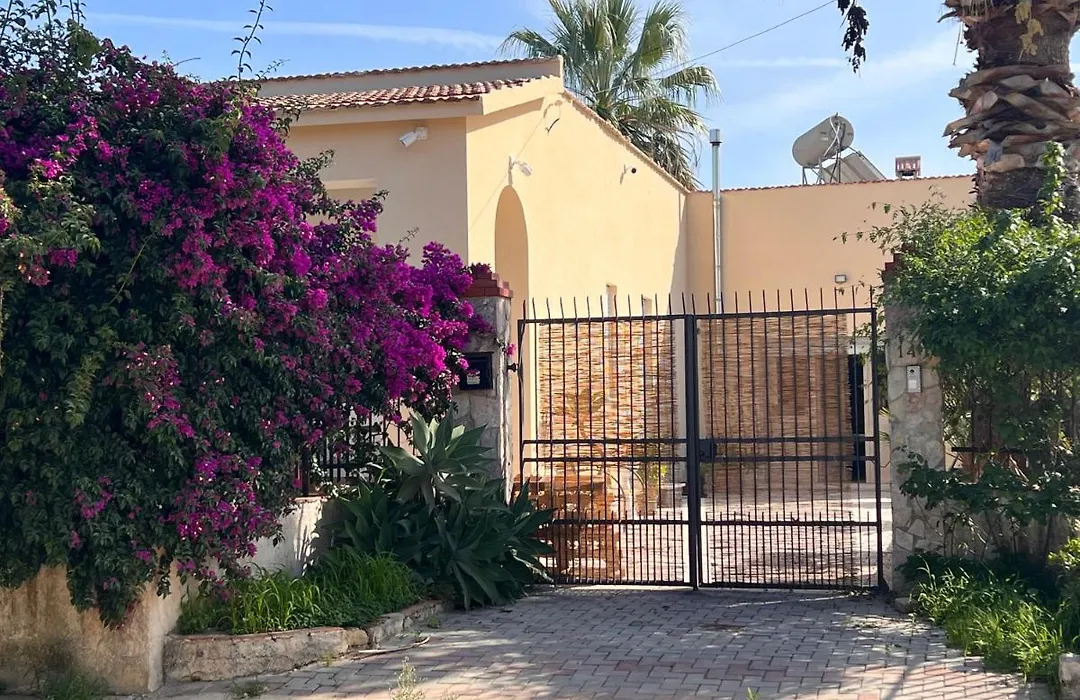 B&B Bouganville-1