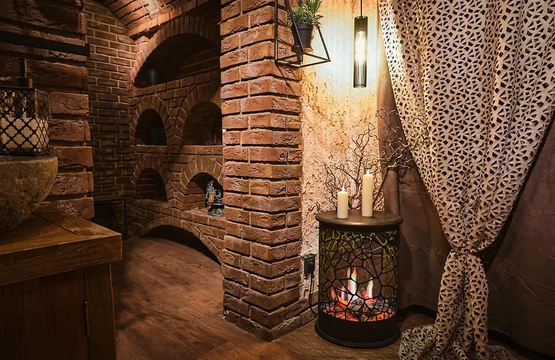 Sweet Poison Rooms-1