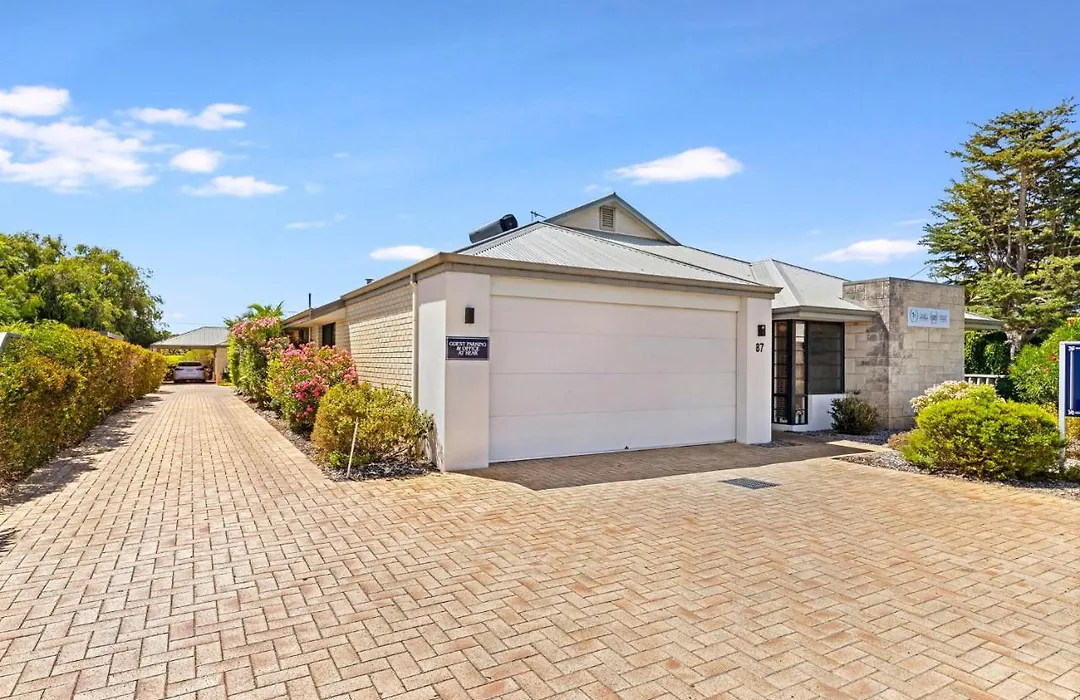 Baudins Of Busselton Bed And Breakfast - Adults Only-1