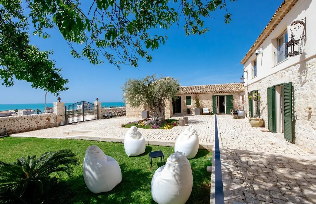 Poggio Leano Boutique Hotel-1