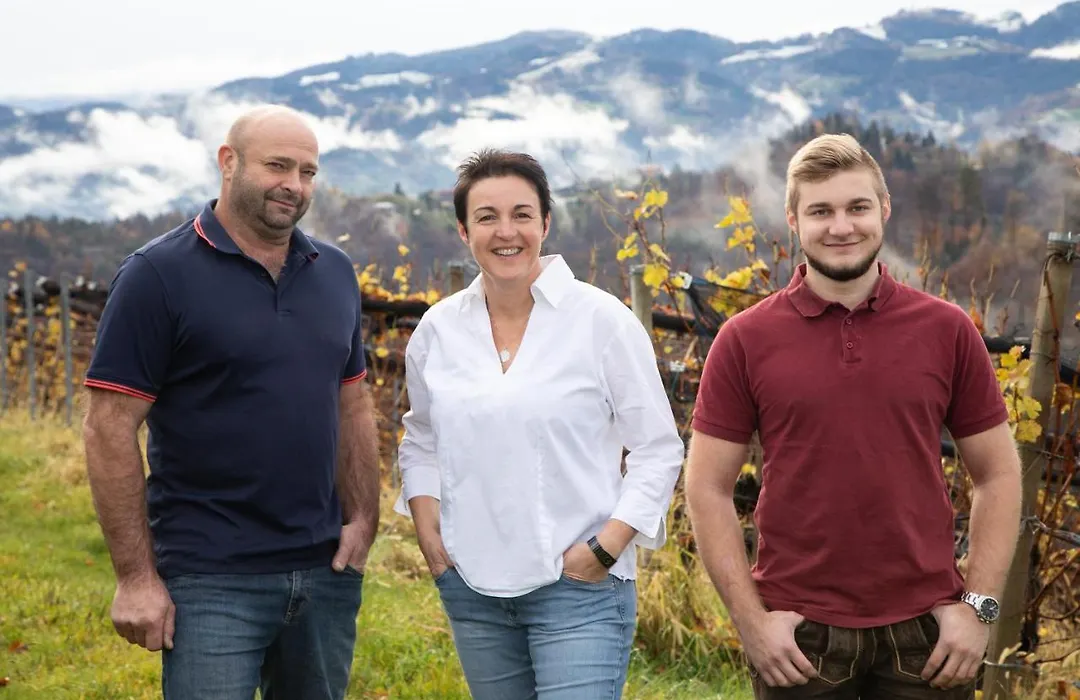 Familienweingut Gästezimmer Amandus Adam-1