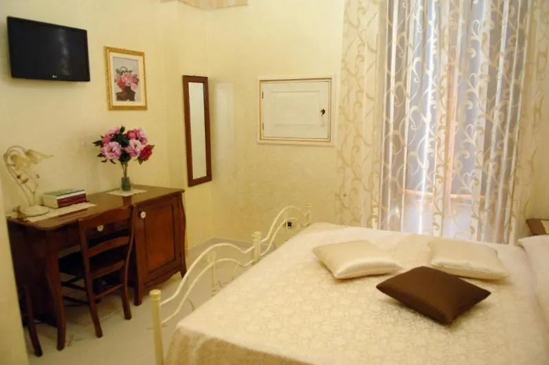 Bed And Breakfast Santa Lucia-1