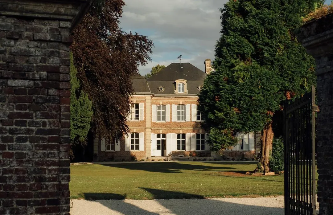 Petit Chateau Vercourt-1