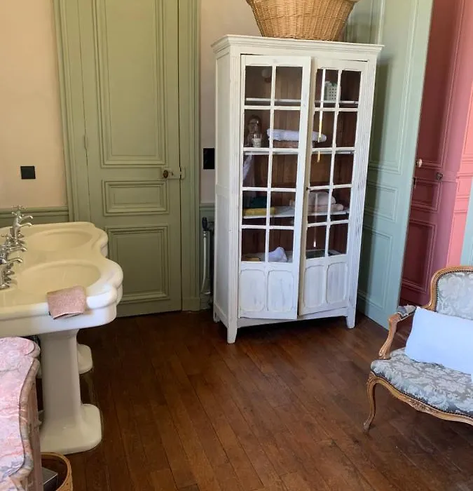 Suite privée rose au Château de la Franceule-1