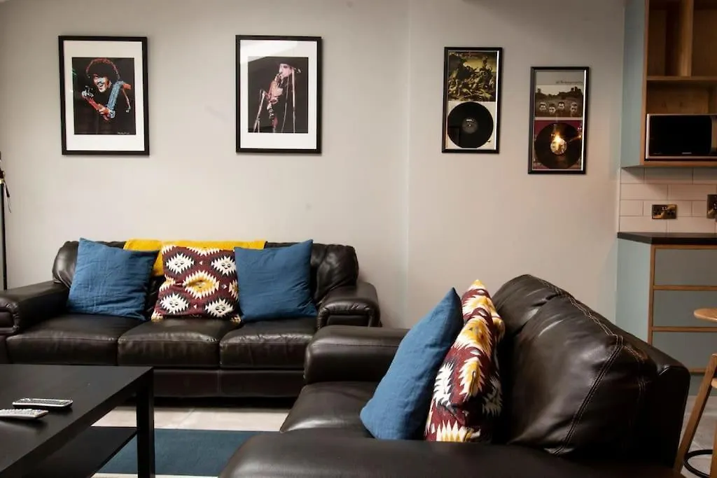 Modern City Centre Rooms-1