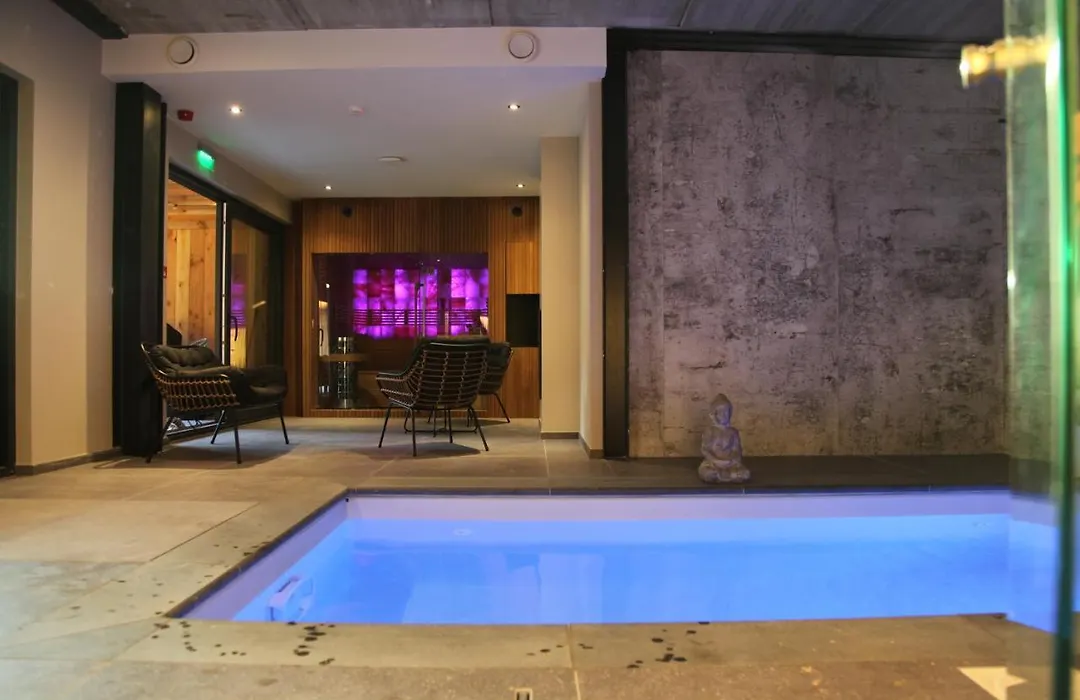 Dionbulles & Dionlodge Guesthouse, Private Wellness With Pool In Option-1