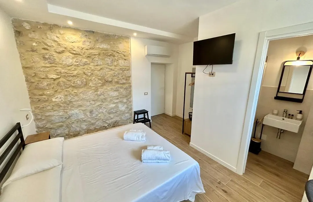 Sperlonga Sul Mare - UN LETTO IDEALE-1
