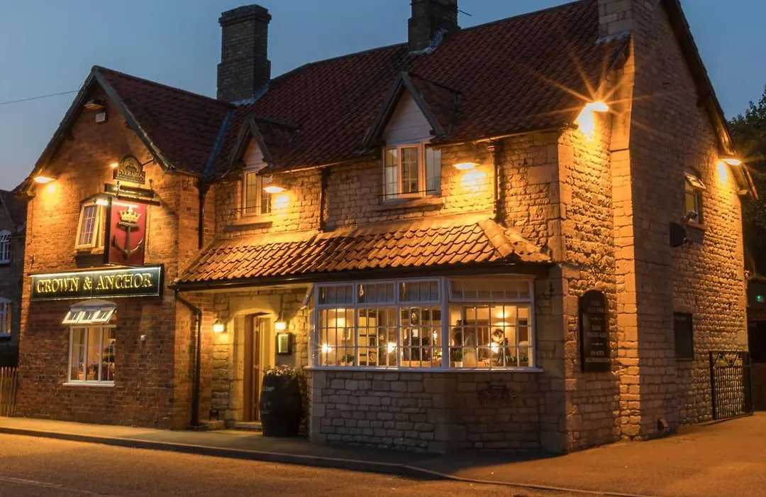 Crown & Anchor-1