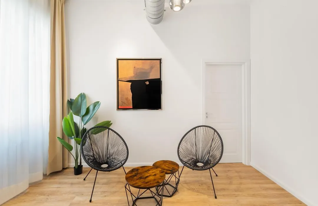 Adelante rooms Piazza Bologna-1