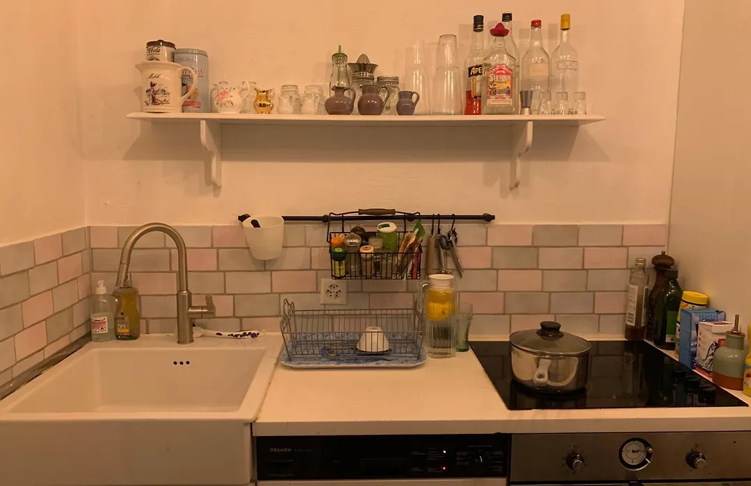 Bed And Breakfast 57-1