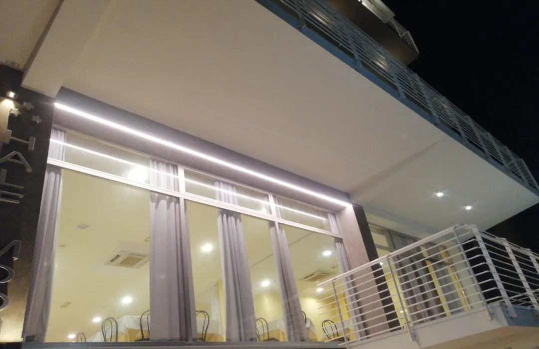 Hotel Half Moon Airport Restaurant-1