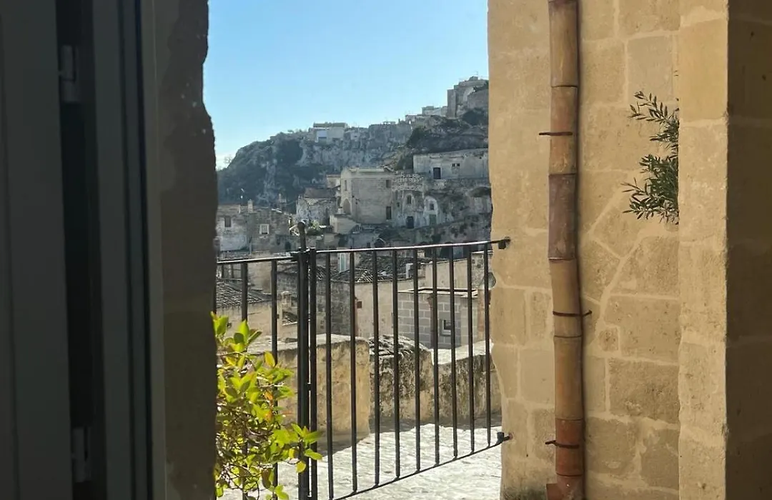 Locus Amoenus-1