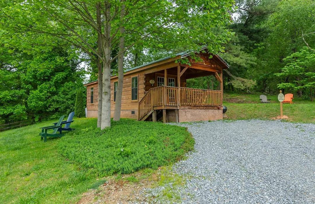 Engadine Inn And Cabins-1