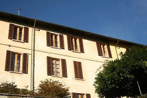 Le Camelie-1