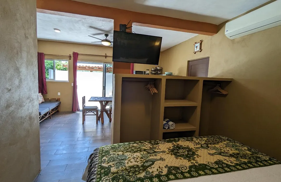 Casa Arcoiris Zihuatanejo B&B-1