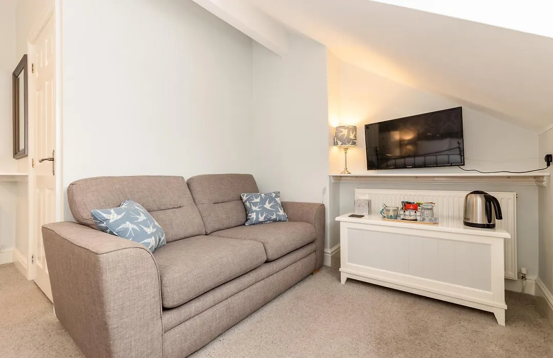 Cragwood Guest House-1