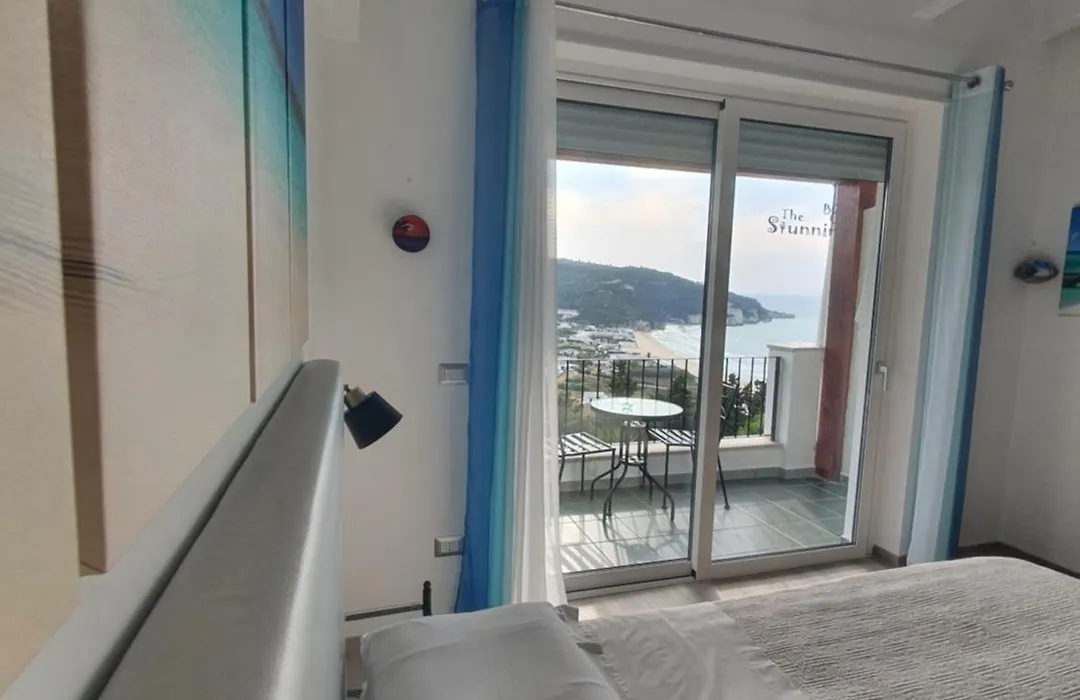 The Stunning B&B-1