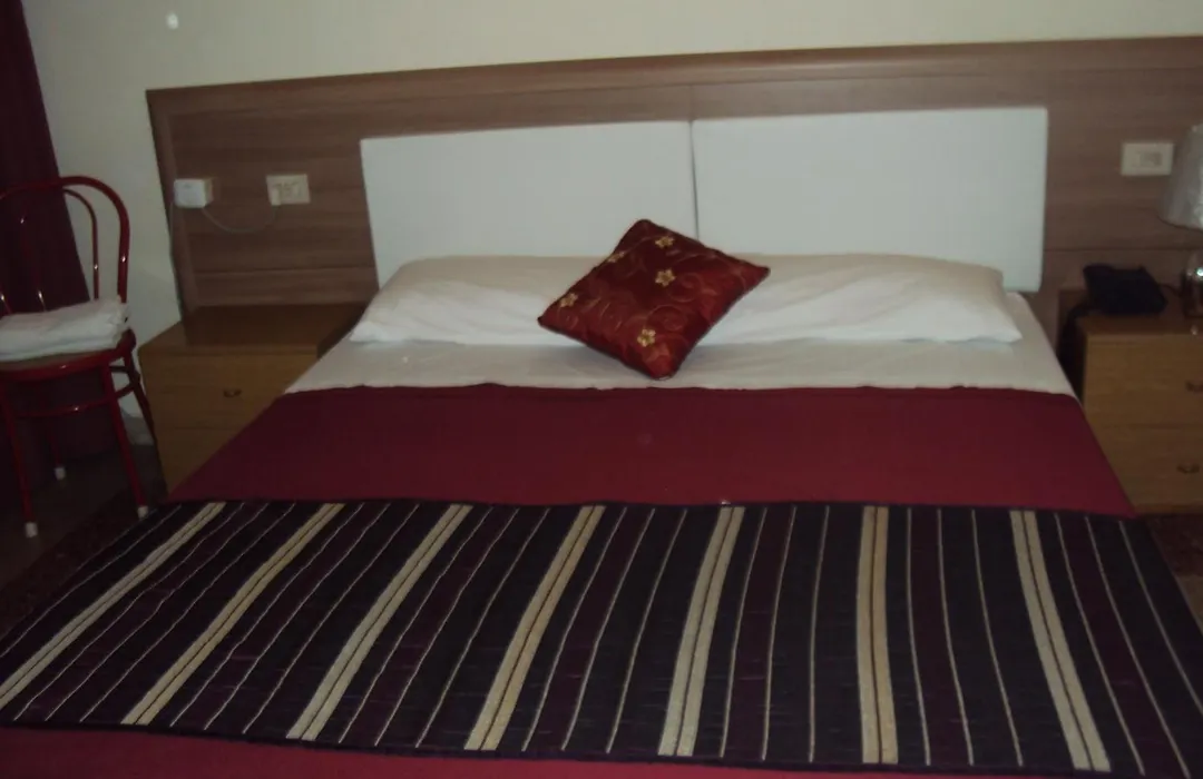 Hotel Mirage-1