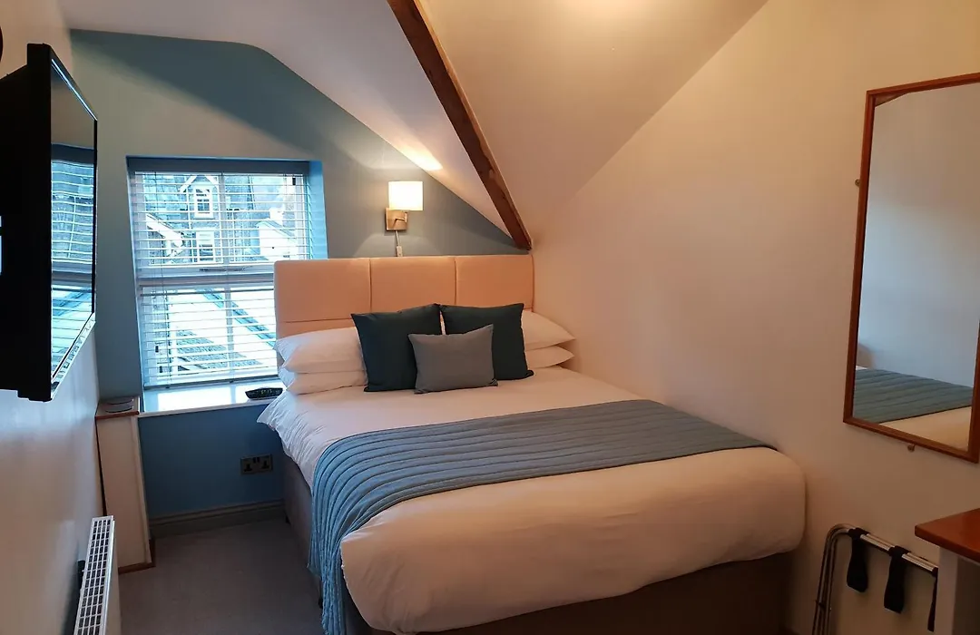 Compston House B & B-1