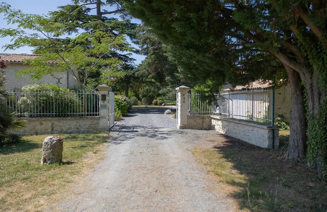 Chateau La Graviere-1