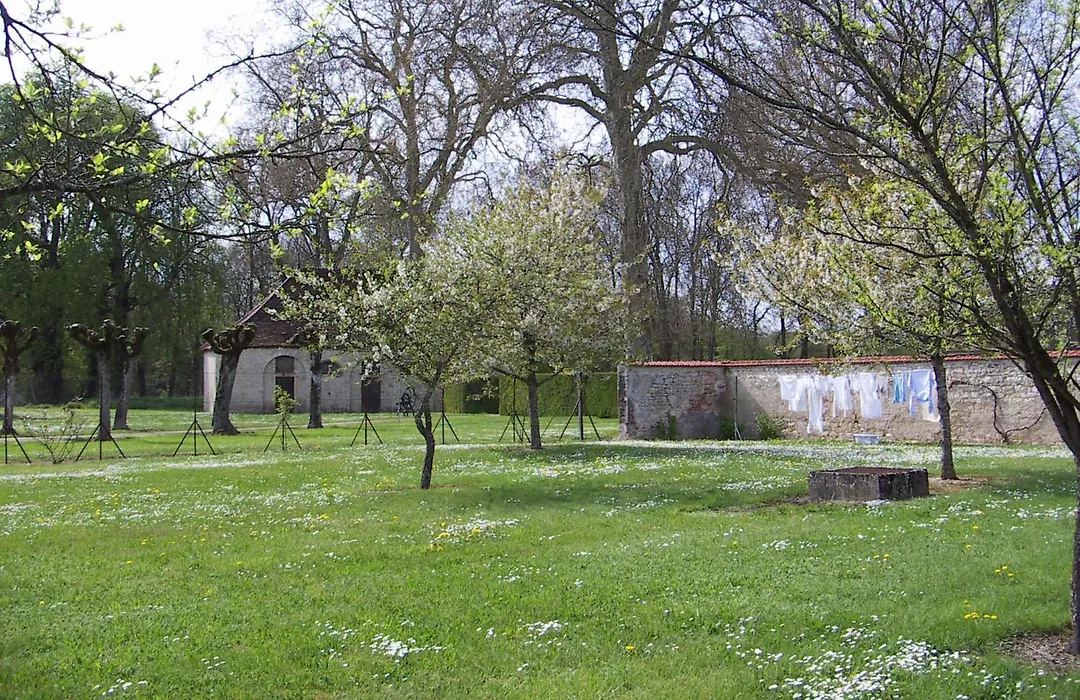 Le Château de BRESSEY&son Orangerie-1
