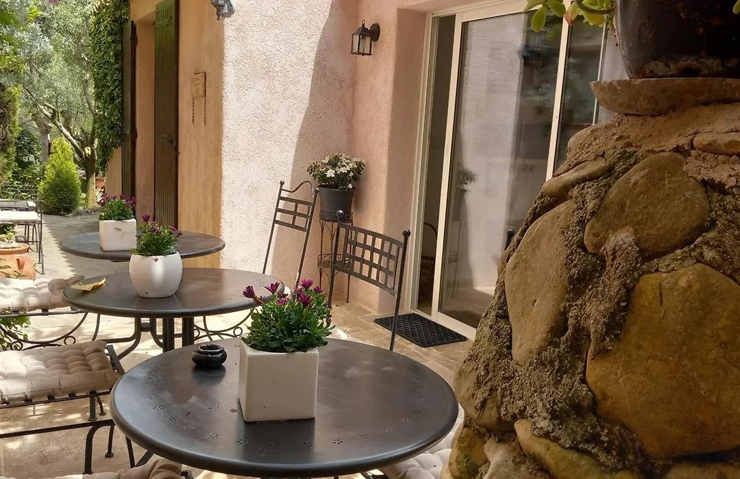 La Sapiniére -chambres climatisées-1
