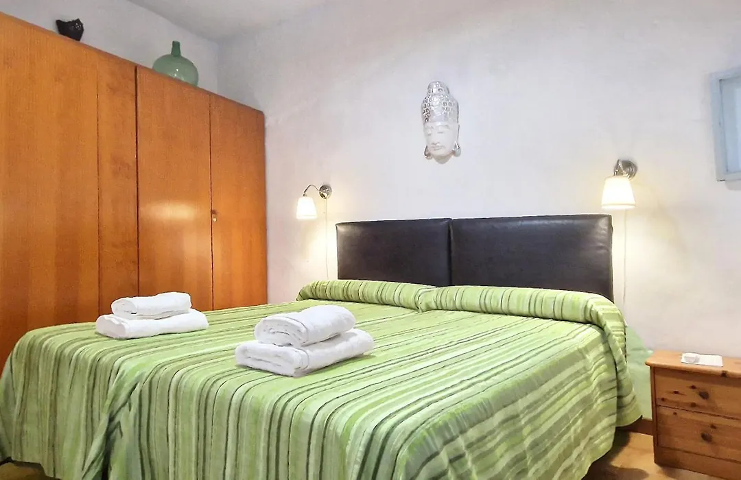 LA CASA DE ABUELA Habitaciones con baño compartido en el casco histórico de Frigiliana sólo adultos-1