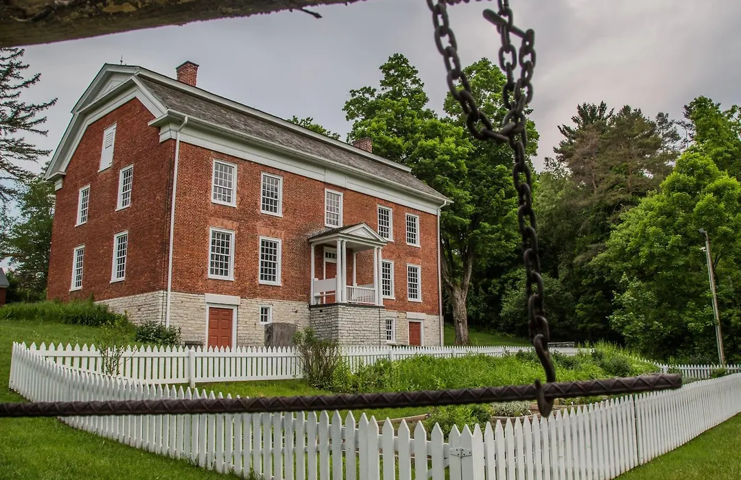 Grand Colonial Bed And Breakfast-1