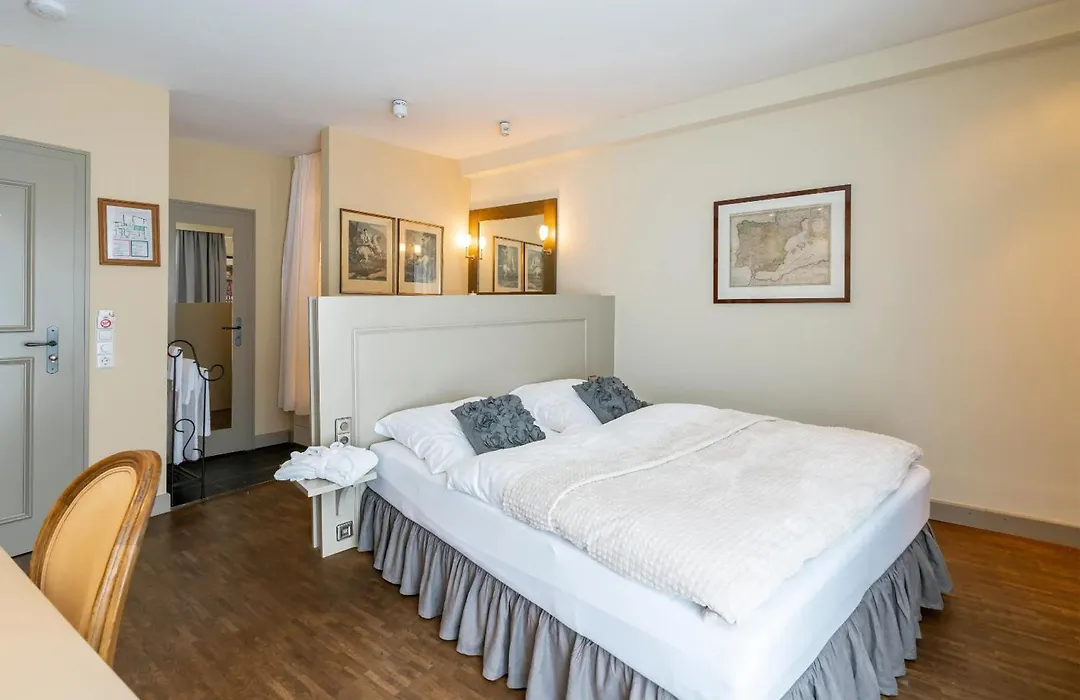 Friedrich von Schiller Hotel-1