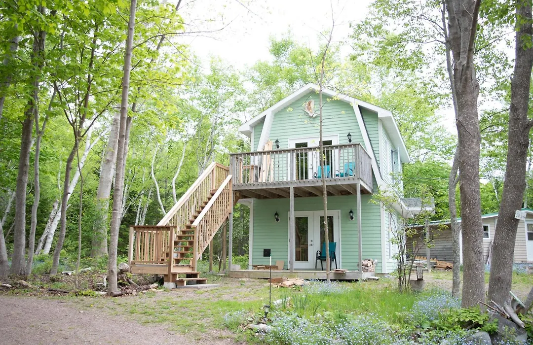 Rumi Guest House On The Cabot Trail-1