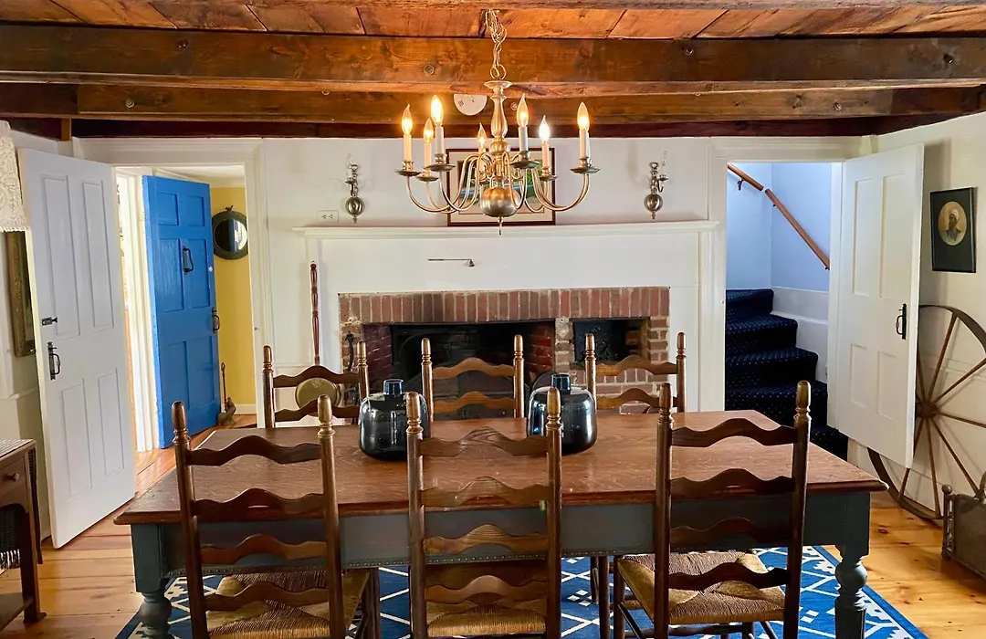 Holiday Guest House Bed & Breakfast-1
