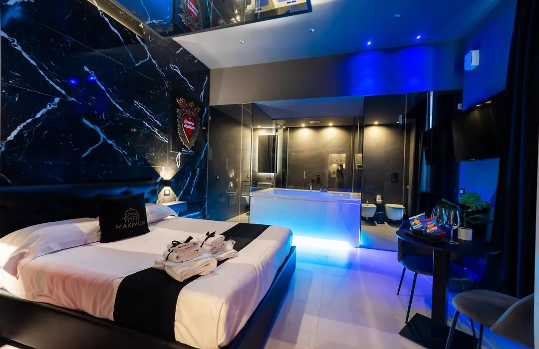Maximum Suite & Spa-1