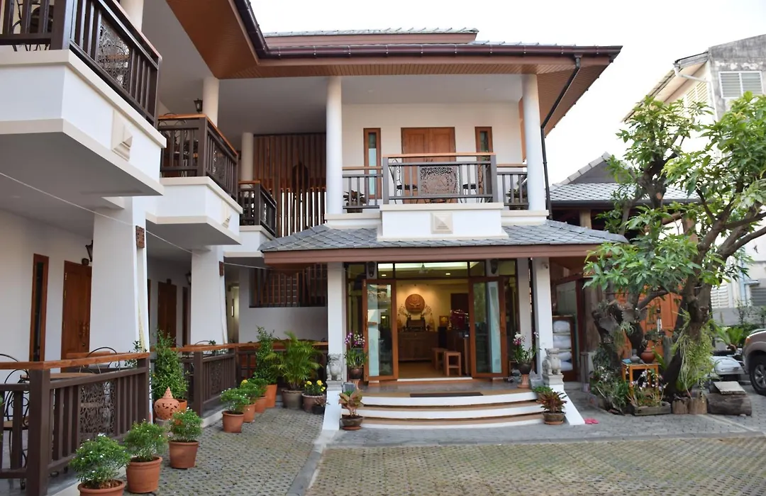 Gordnuea Boutique House-1
