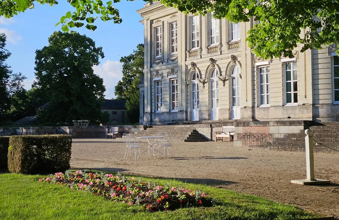 Chateau De Craon-1